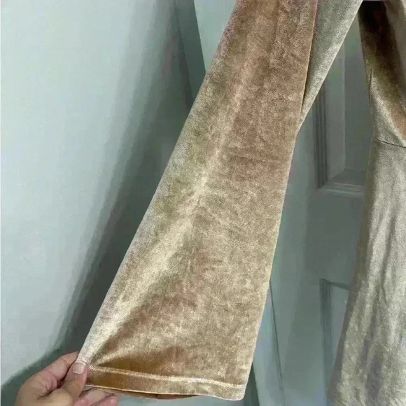 ASOS Light Brown/Champagne Velvet Fit & Flare Bell Sleeve Dress Size 6 - Picture 3 of 5